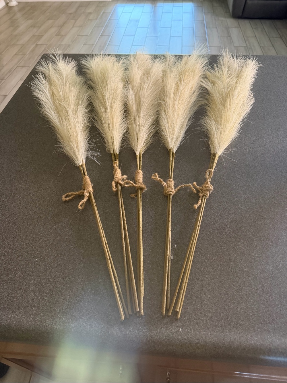 Decorative Faux Cream Pampas Grass Stems - Fluffy Bouquet
